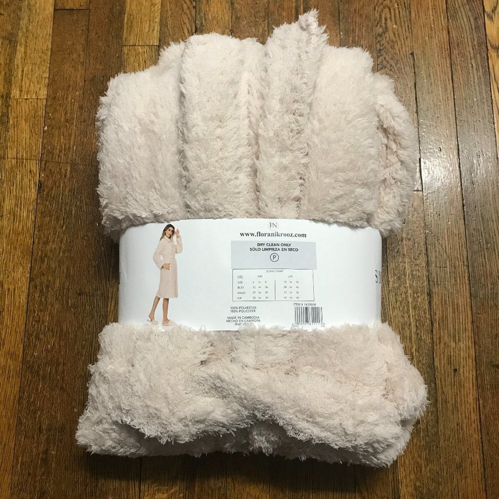 NWT Flora Nikrooz Plush Fluffy Robe - S/M - Picture 3 of 5